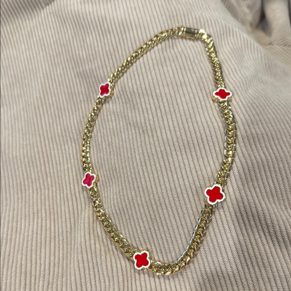 Elegant Gold Chain Necklace